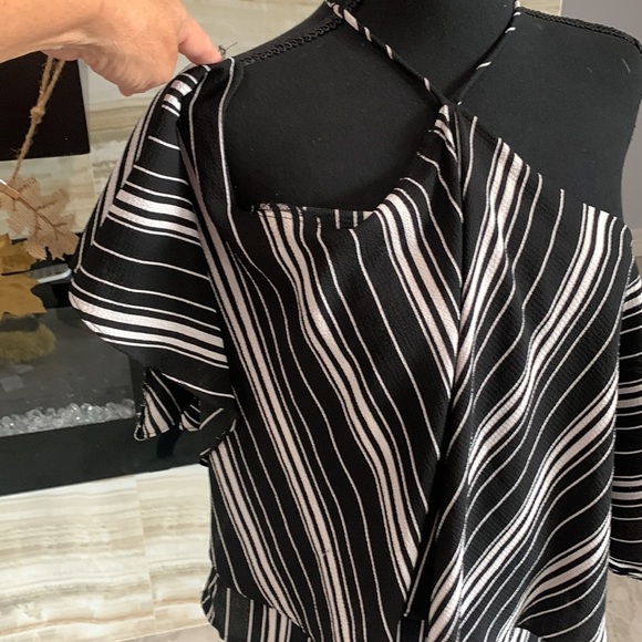Cal’s Cold Shoulder Striped Blouse Size S (338)‎ - Picture 3 of 11